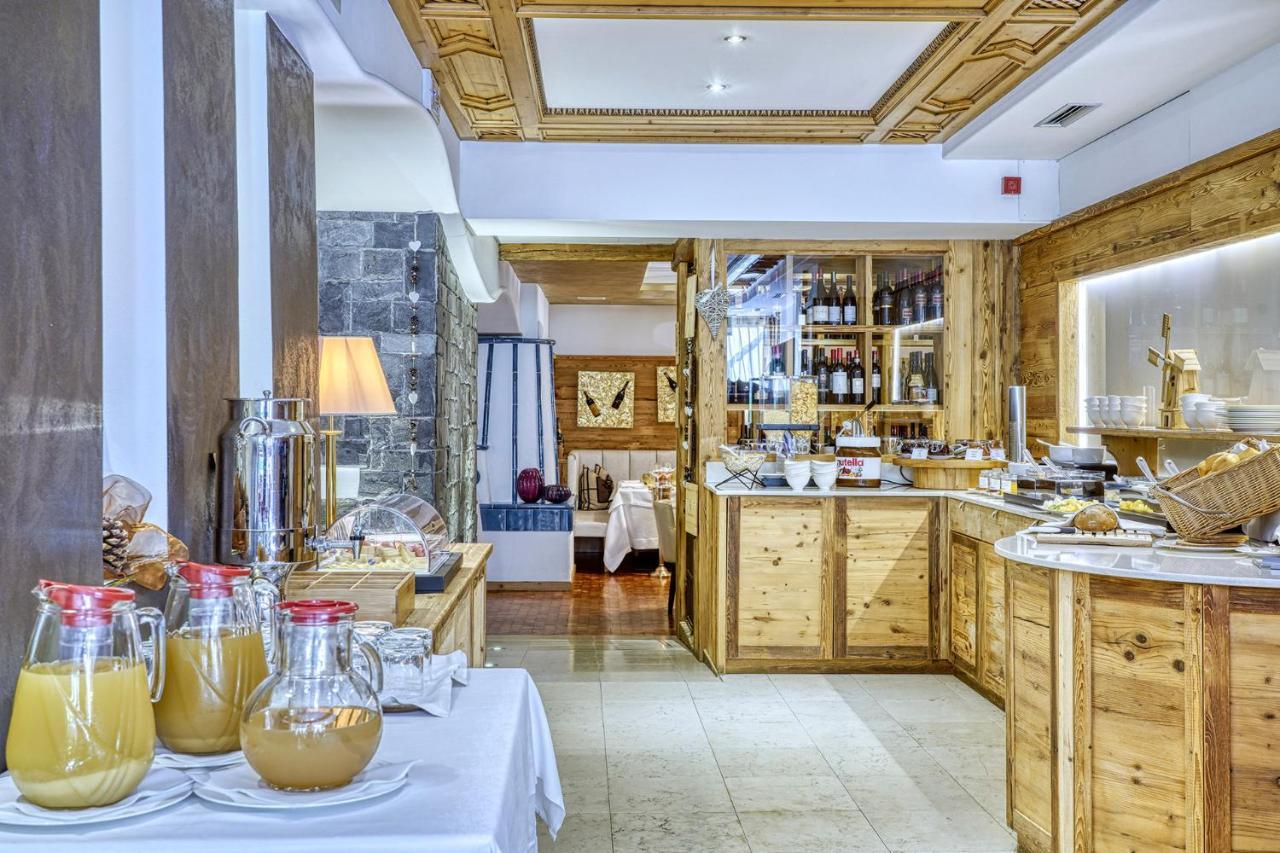 מדונה די קמפיליו Majestic Hotel מראה חיצוני תמונה