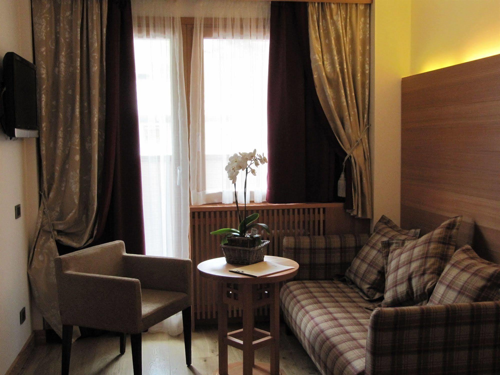 מדונה די קמפיליו Majestic Hotel מראה חיצוני תמונה
